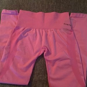 Bubble Gum Pink Contour Seamless Leggings NVGTN